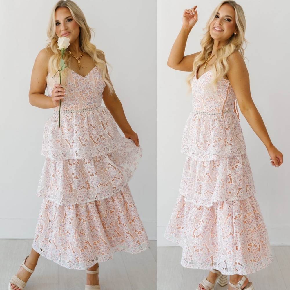 New Just Me Piper Lace Up Tiered Midi Dress in Large